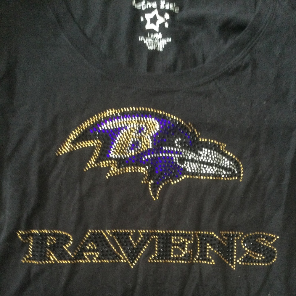 Woman’s Baltimore Ravens shirt Ray Lewis